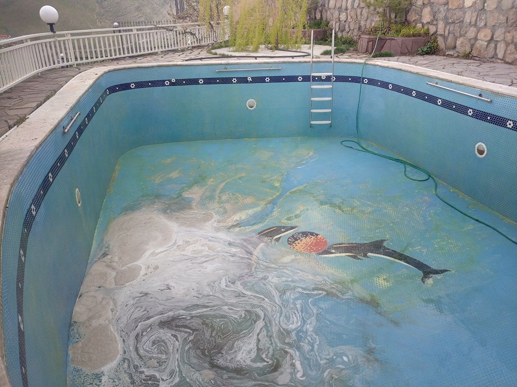 خدمات اسید شویی استخر چالوس (1)